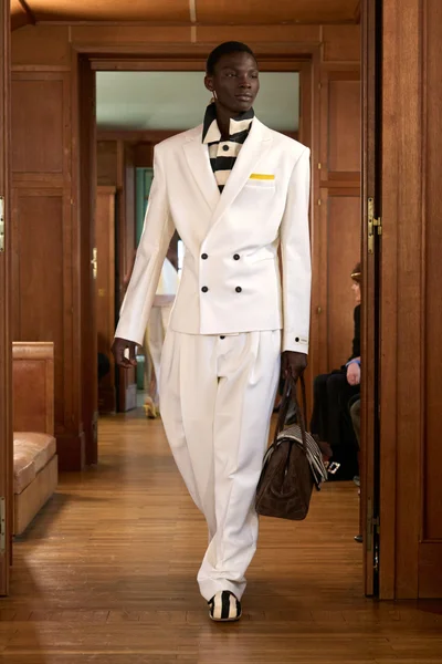 Look 34